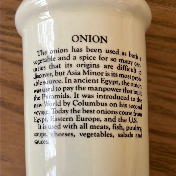 Vintage J.S.N.Y Taiwan Hummel Style Ceramic Spice Jars Onion Basil Children - Picture 4 of 6